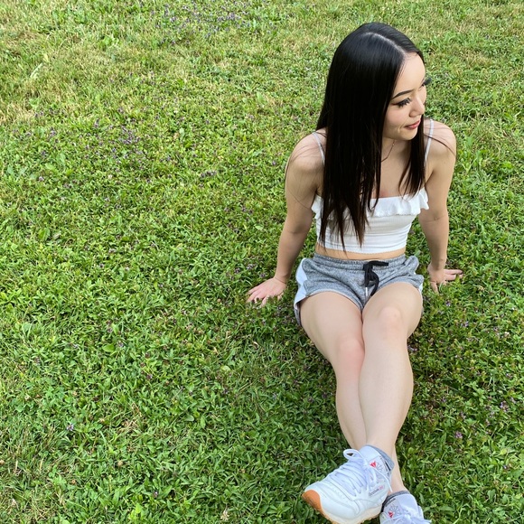 Meet your Posher, Jade - Picture 1 of 1